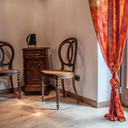 Santa Lucia & Smeraldo